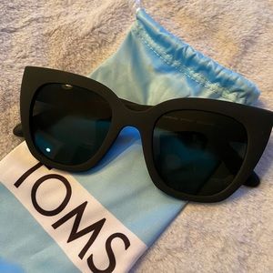 TOMS sunglasses in matte black
